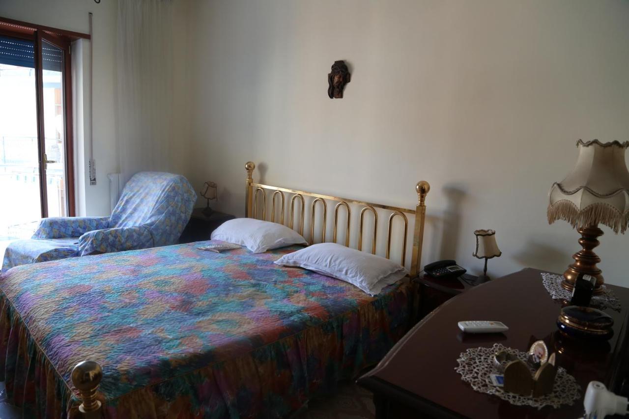 Stanza In Appartamento Neapol Exteriér fotografie
