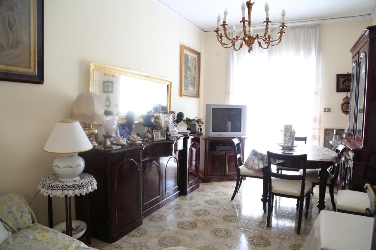 Stanza In Appartamento Neapol Exteriér fotografie